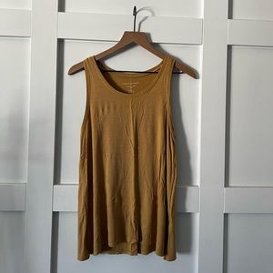 American Eagle Ribbed Tank Size Medium 💛